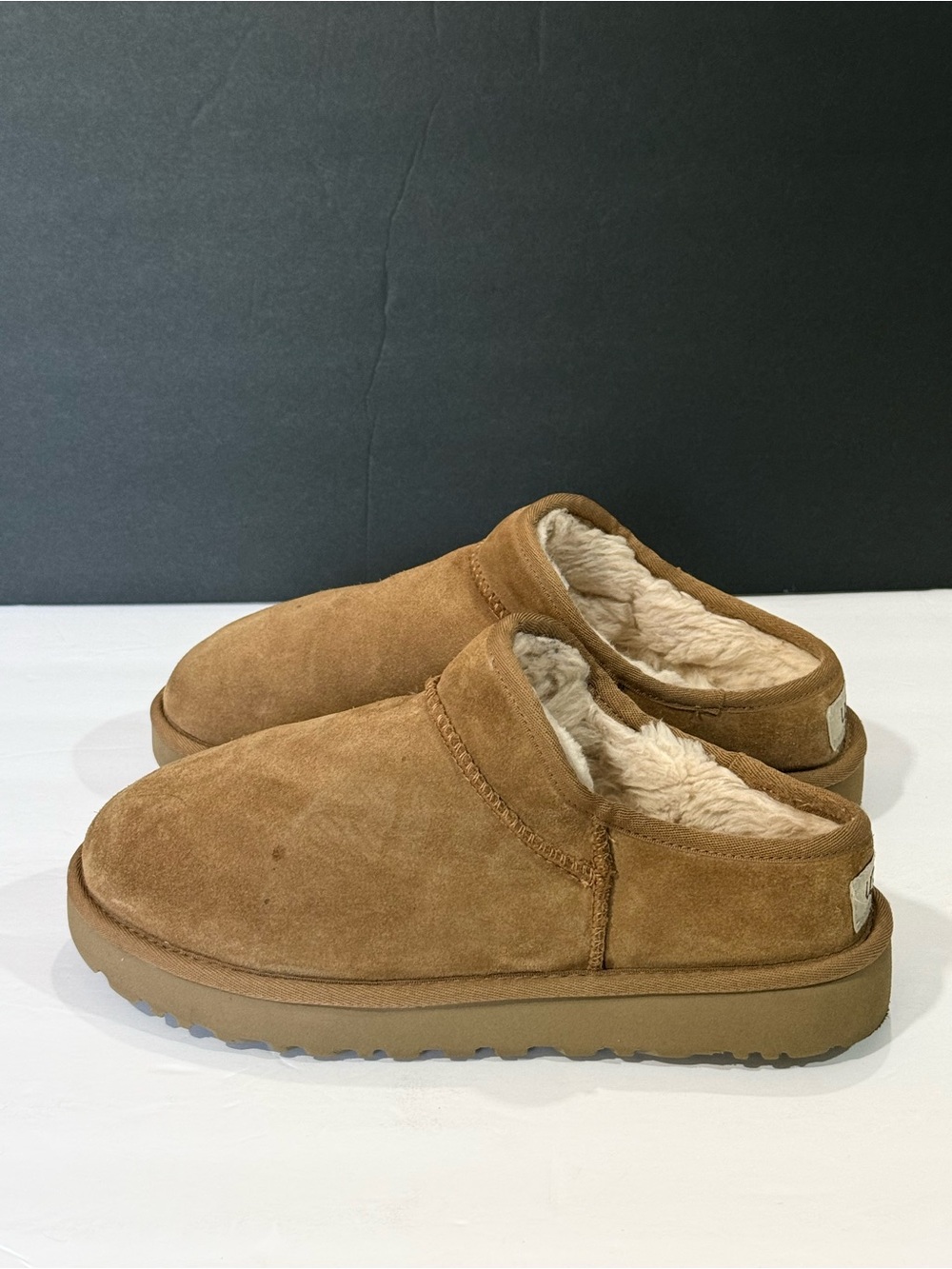 UGG Women’s Mini Classic Short boots, size 9